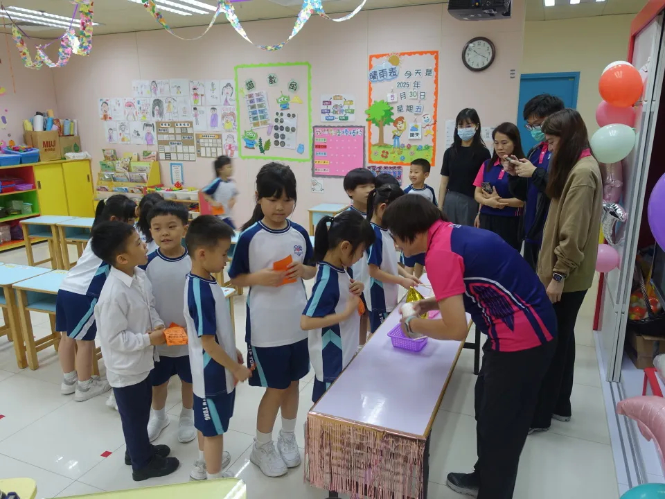 幼稚園 舉行「慶六．一親子同樂日」